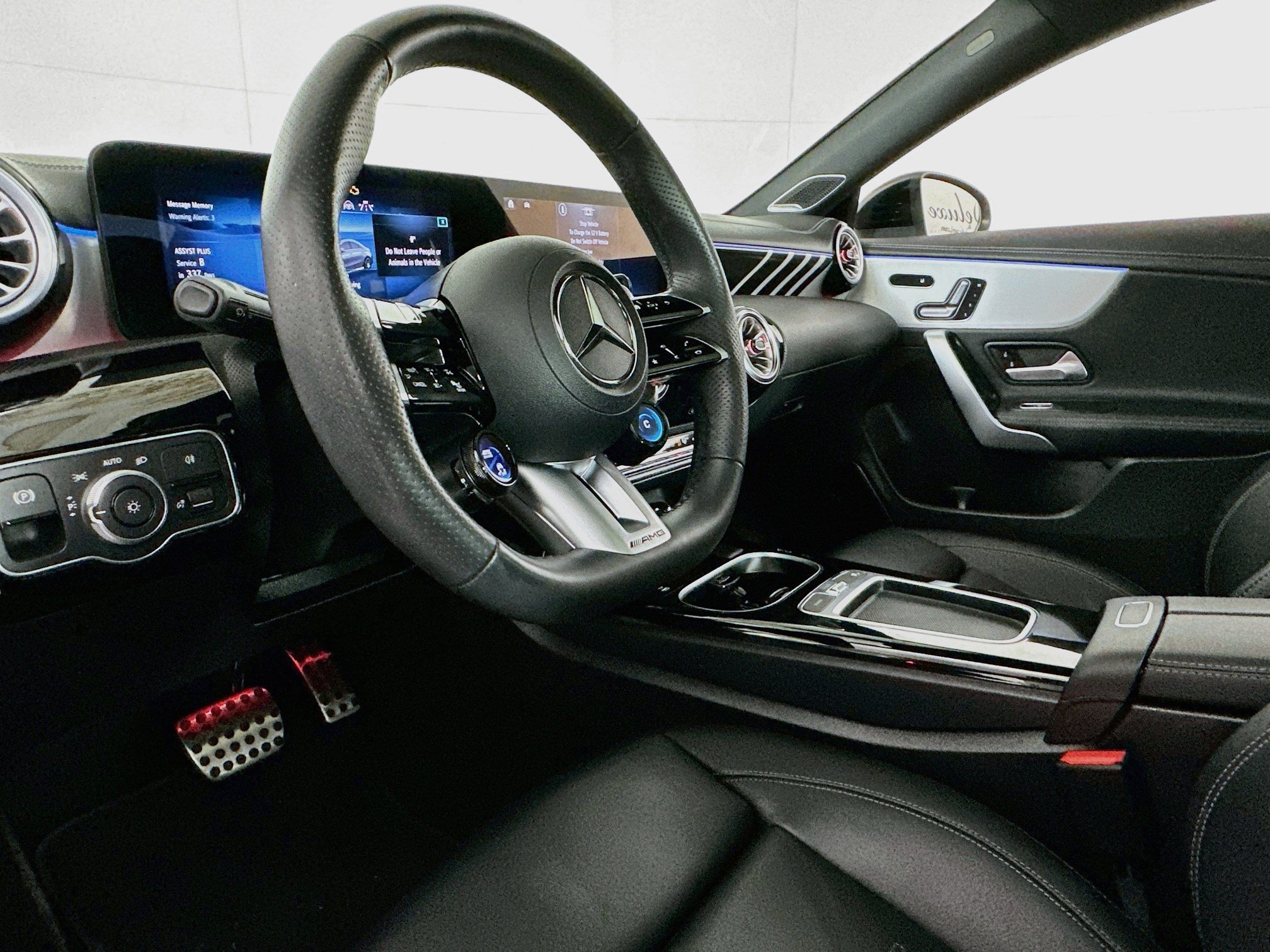 Used 2024 Mercedes-Benz CLA 35 AMG 4MATIC image 7