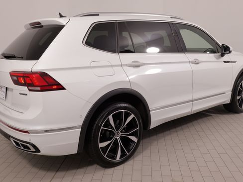 Used 2024 Volkswagen Tiguan SEL R-Line AWD/4WD image 13