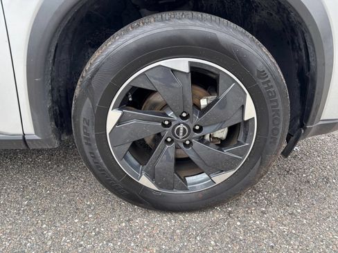 Used 2025 Nissan Rogue SV AWD/4WD image 27