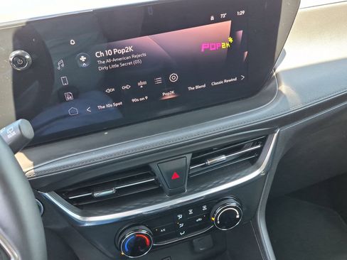 Used 2025 Buick Encore GX Preferred FWD image 22