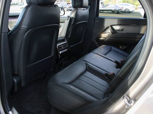 Used 2023 Land Rover Range Rover Sport SE AWD/4WD image 17