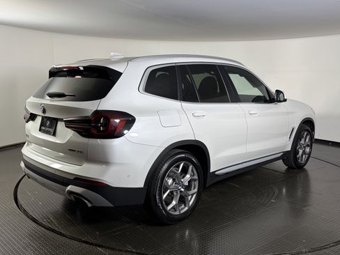 Used 2024 BMW X3 xDrive30i w/ Premium Package w/ZPA AWD/4WD image 5
