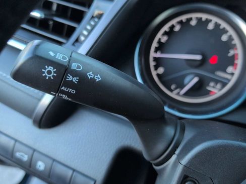 Used 2018 Toyota Camry L image 27