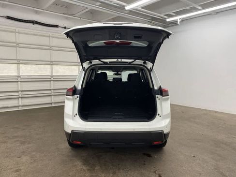 Used 2024 Nissan Rogue S image 28