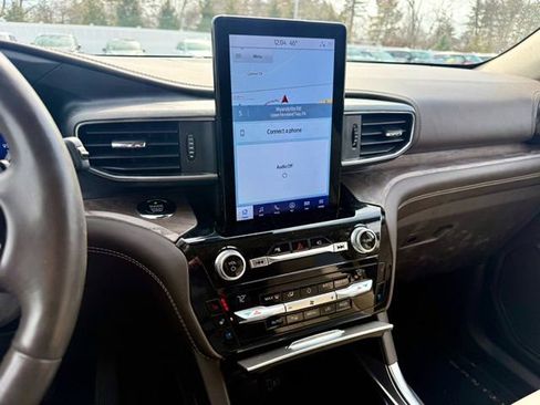 Used 2021 Ford Explorer Platinum w/ Equipment Group 601A image 18