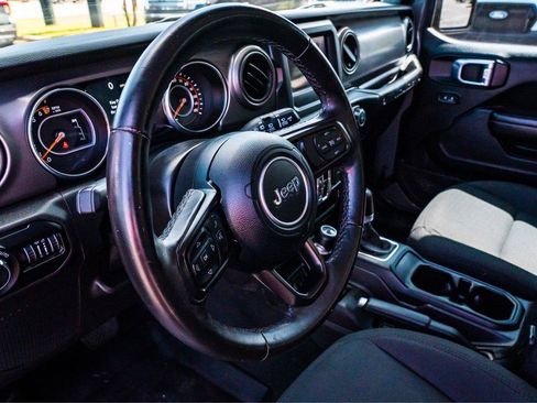 Used 2021 Jeep Wrangler Unlimited Sport AWD/4WD image 8