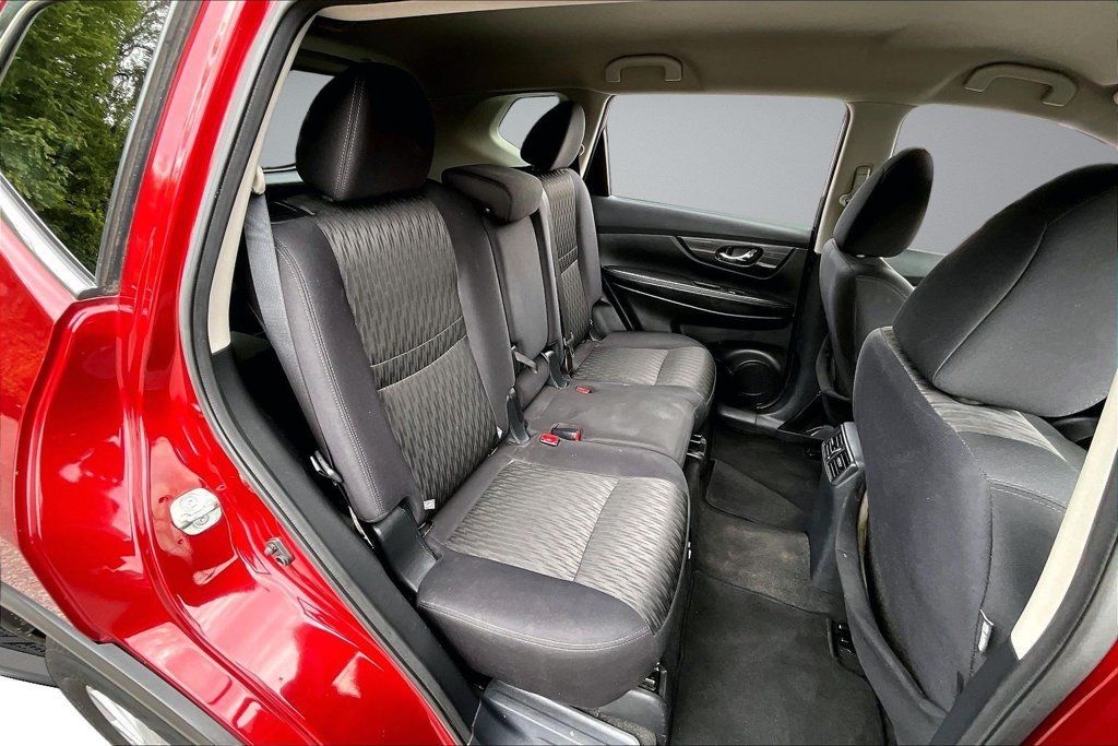 Used 2020 Nissan Rogue SV AWD/4WD image 25