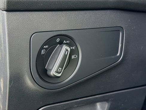 Used 2019 Volkswagen Tiguan SEL w/ 3rd Row Seat Package image 12