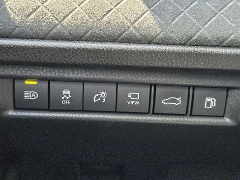 Used 2025 Toyota Camry XLE w/ Premium Plus Package FWD image 25