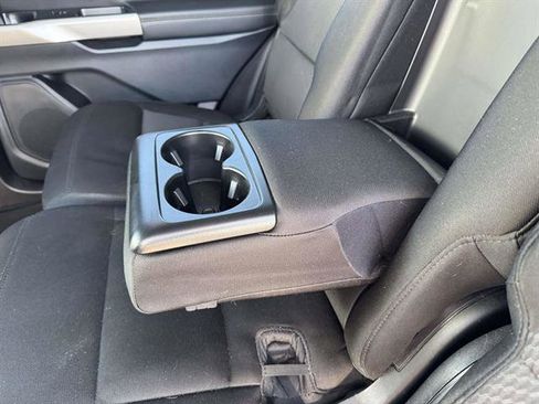 Used 2022 Ford Explorer XLT image 10