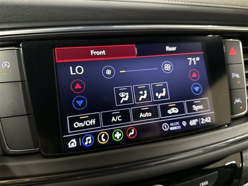 Used 2023 Buick Enclave Essence image 15