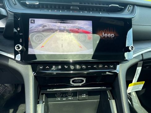 New 2026 Jeep Grand Cherokee Limited AWD/4WD image 13