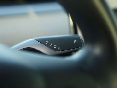 Used 2018 Tesla Model 3 RWD image 25