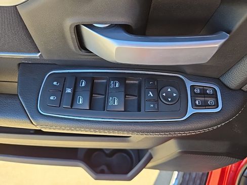 Used 2024 RAM 2500 Big Horn w/ Sport Appearance Package image 38