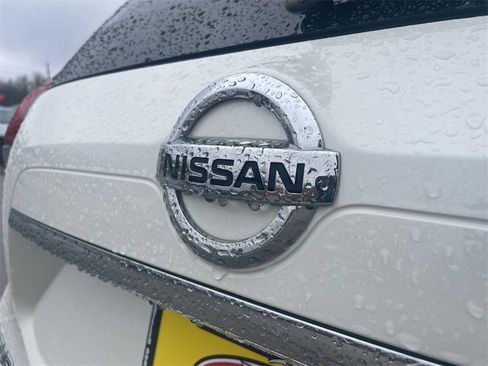 Used 2019 Nissan Rogue SL w/ Premium Package image 50