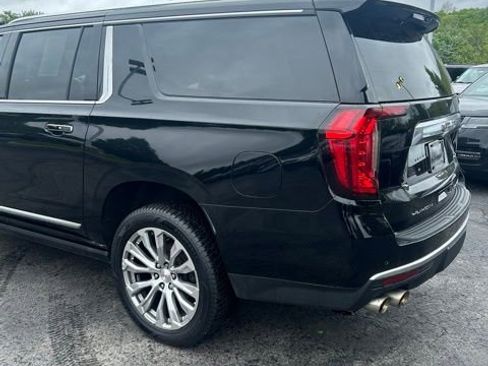 Used 2022 GMC Yukon XL Denali AWD/4WD image 10