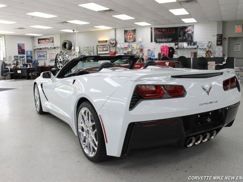 Used 2016 Chevrolet Corvette Stingray Convertible w/ 3LT Preferred Equipment Group RWD image 12