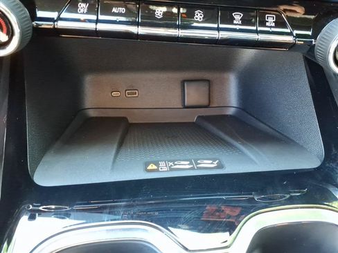 Used 2026 Chevrolet Traverse LT w/ Driver Confidence Package FWD image 12