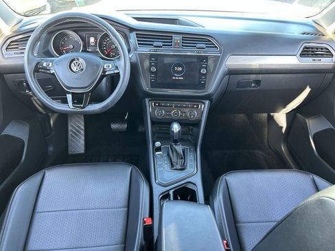 Used 2021 Volkswagen Tiguan SE FWD image 12