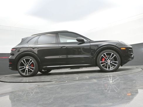 New 2025 Porsche Cayenne GTS image 40