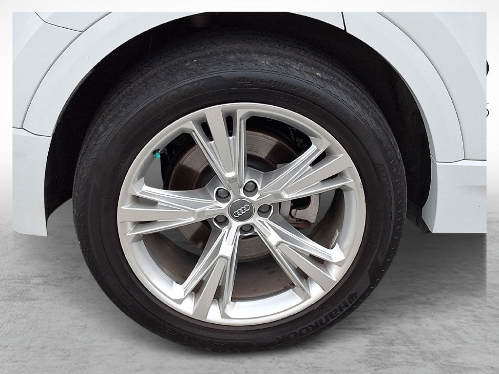 Used 2019 Audi Q8 Premium Plus w/ Premium Plus AWD/4WD image 7