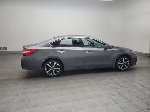 Used 2016 Nissan Altima 2.5 SR w/ LED Appearance Package FWD image 10