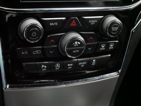 Used 2020 Jeep Grand Cherokee Limited w/ Trailer Tow Group IV image 23