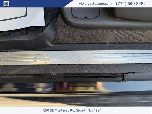 Used 2010 Cadillac Escalade Luxury image 11