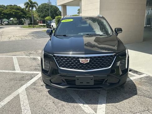 Used 2025 Cadillac XT4 Premium Luxury FWD image 4