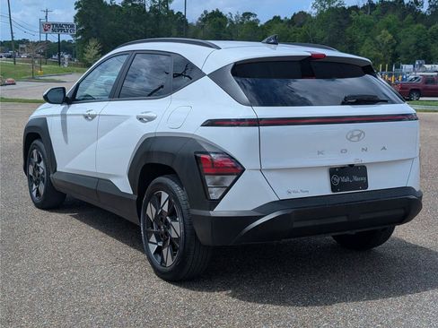 Used 2025 Hyundai Kona SEL FWD image 3