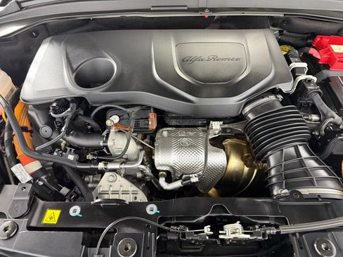 Used 2024 Alfa Romeo Tonale Veloce w/ Premium Interior Package image 36