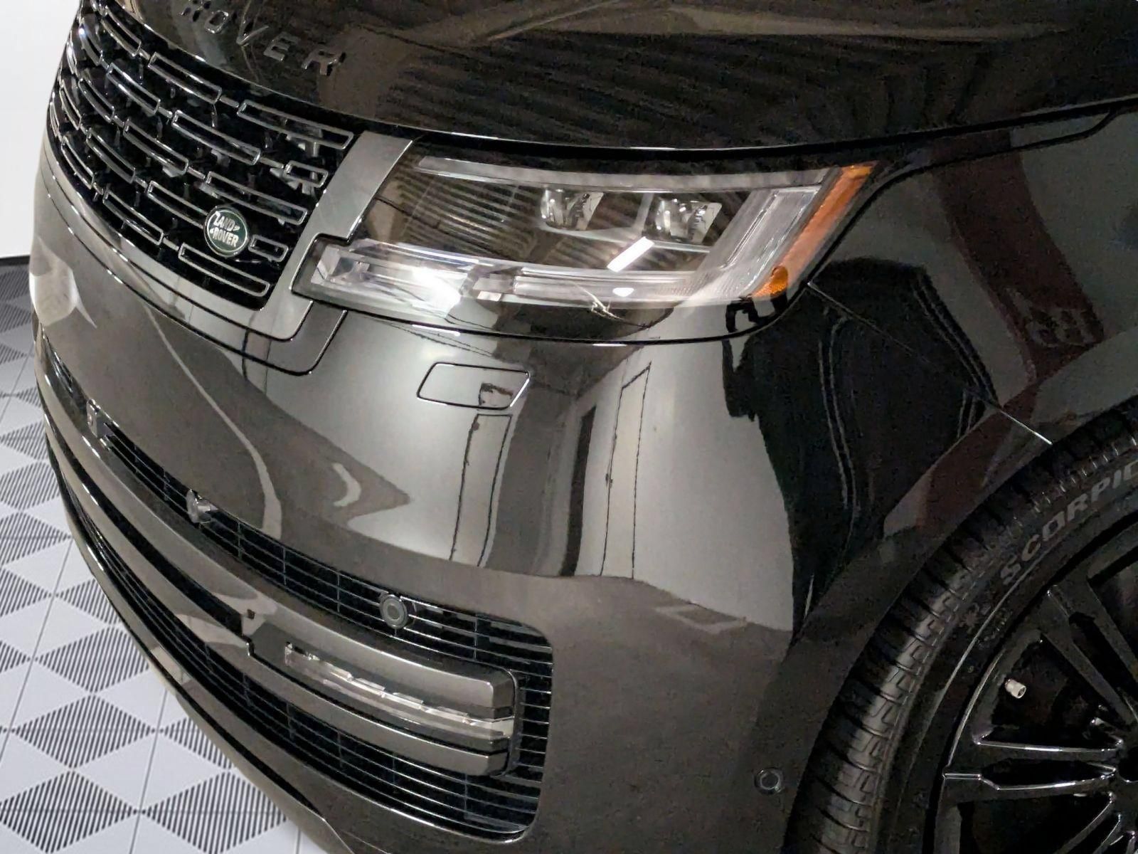 New 2026 Land Rover Range Rover Long Wheelbase SE AWD/4WD image 10