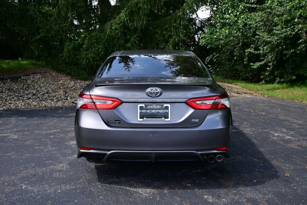 Used 2018 Toyota Camry SE w/ Moonroof Package FWD image 11
