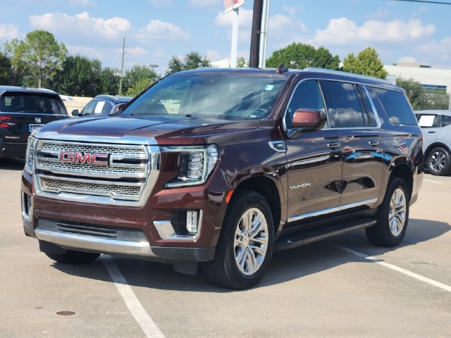 Used 2023 GMC Yukon XL SLT AWD/4WD image 3