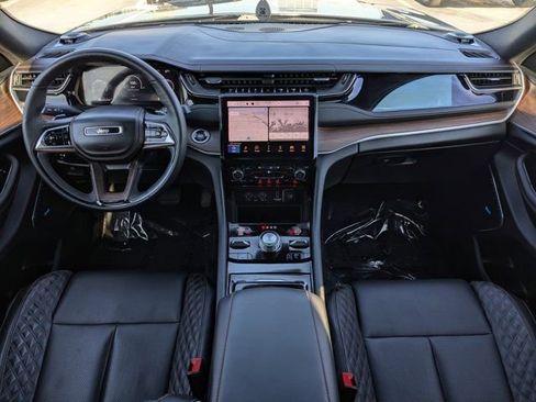 Used 2022 Jeep Grand Cherokee Summit w/ Luxury Tech Group V image 16