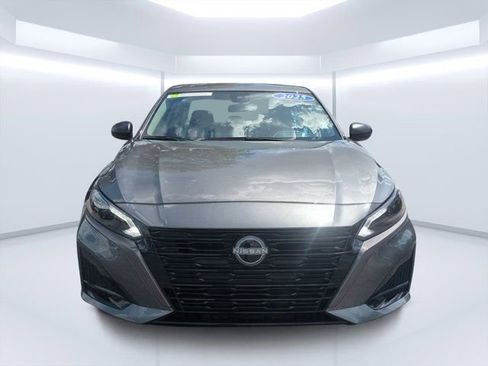Used 2025 Nissan Altima 2.5 SV FWD image 8