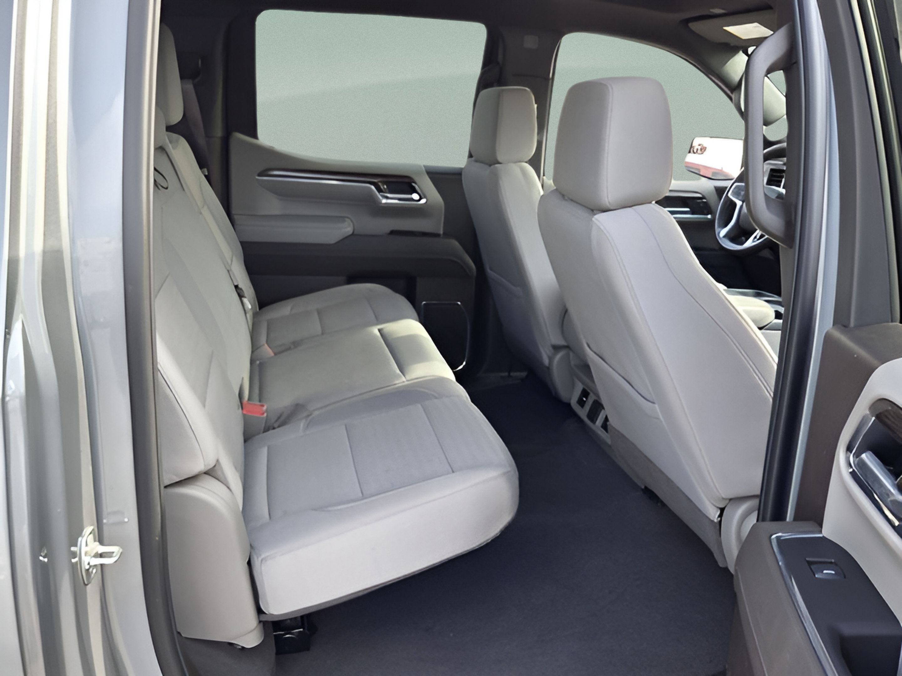 Used 2025 Chevrolet Silverado 1500 LT AWD/4WD image 14