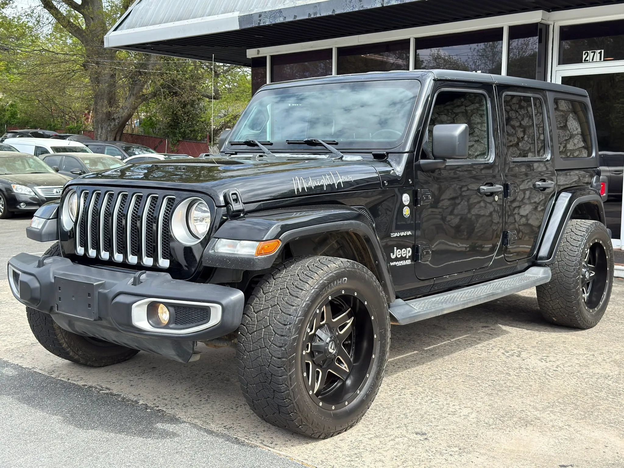 Used 2020 Jeep Wrangler Unlimited Sahara AWD/4WD image 2