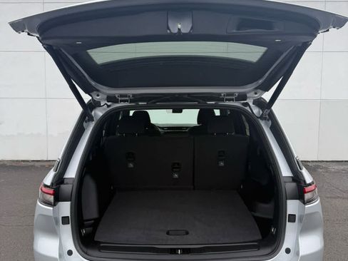 New 2025 Jeep Grand Cherokee Laredo X w/ Luxury Tech Group I image 7