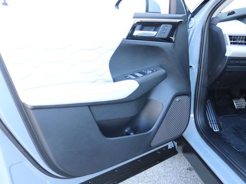 Used 2025 Mitsubishi Outlander SEL image 29