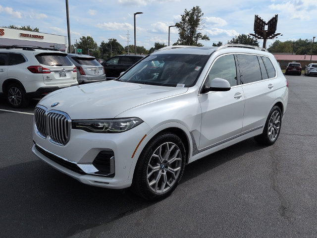 Used 2022 BMW X7 xDrive40i w/ Premium Package AWD/4WD image 3