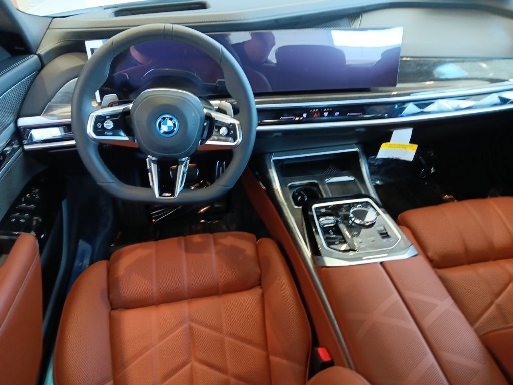 New 2026 BMW 750e xDrive AWD/4WD image 13