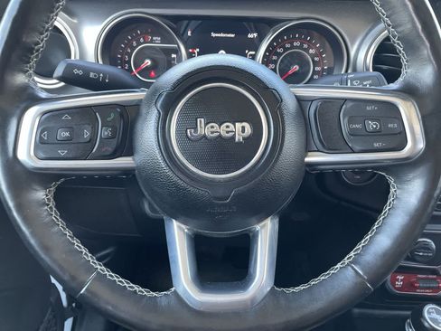 Used 2021 Jeep Gladiator Rubicon AWD/4WD image 10