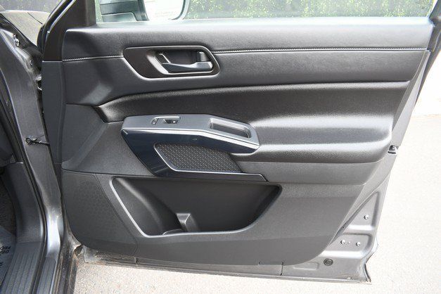 Used 2025 Nissan Pathfinder SV AWD/4WD image 23