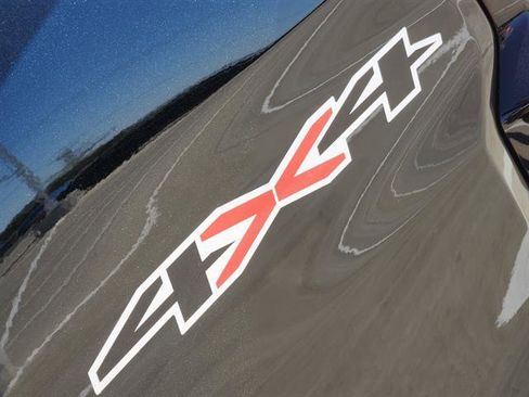 Used 2024 Chevrolet Colorado LT w/ LT Convenience Package II image 9