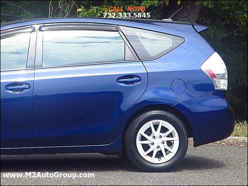 Used 2012 Toyota Prius V Five image 17