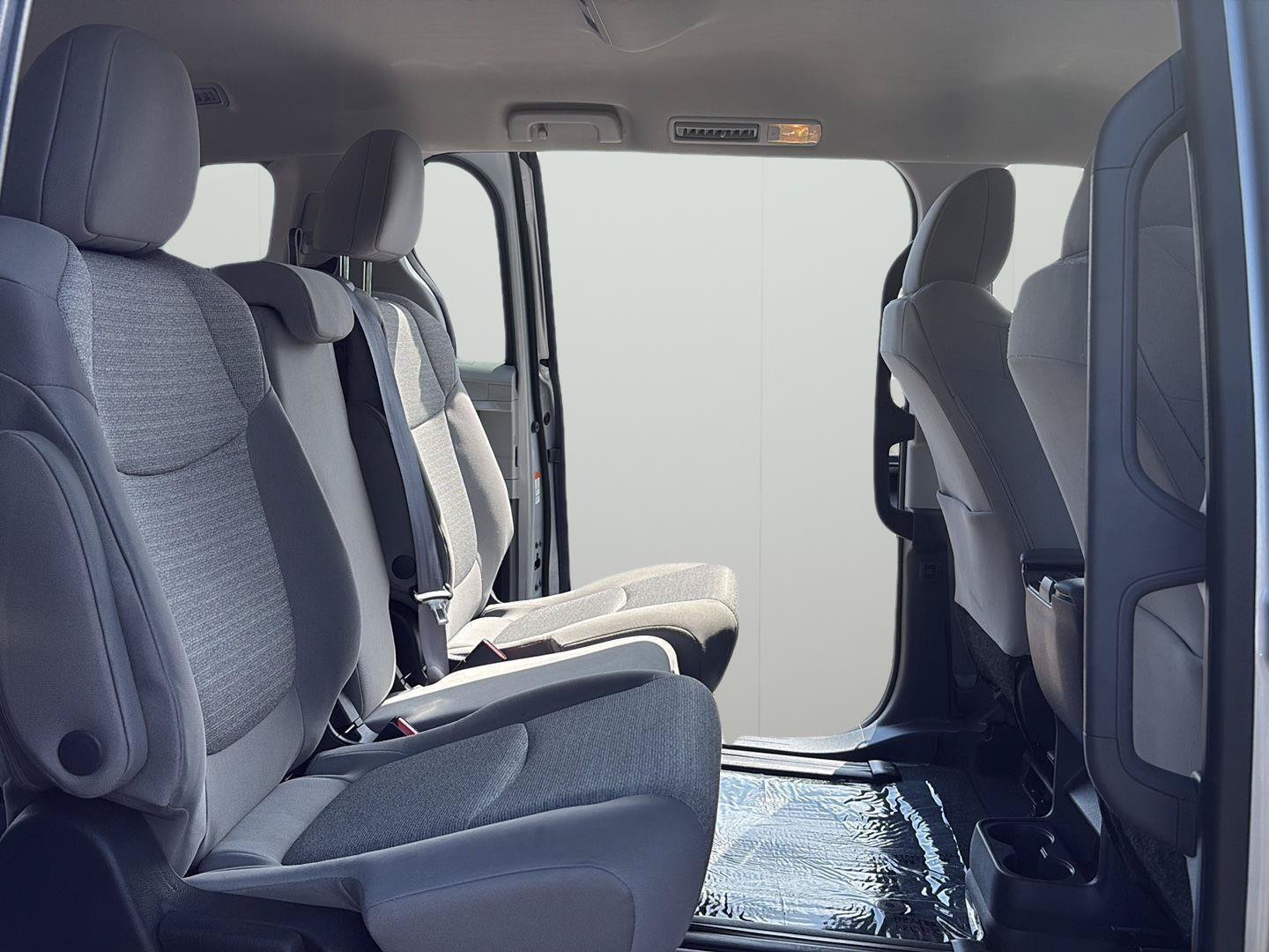 Used 2022 Toyota Sienna LE AWD/4WD image 15