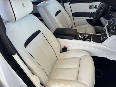 Used 2022 Rolls-Royce Ghost w/ Ghost Package AWD/4WD image 27