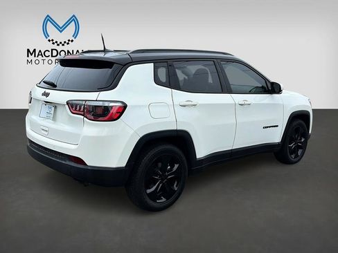 Used 2018 Jeep Compass Latitude w/ Popular Equipment Group FWD image 7