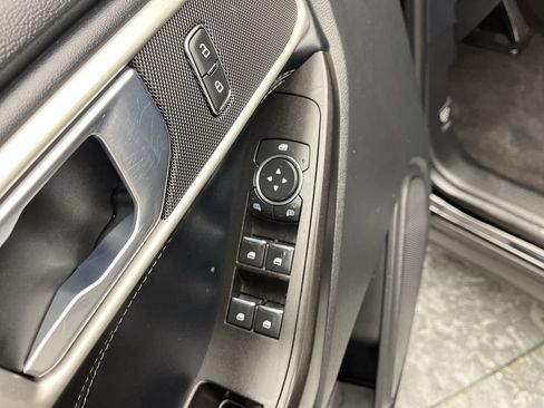 Used 2020 Ford Explorer XLT w/ Equipment Group 202A AWD/4WD image 11